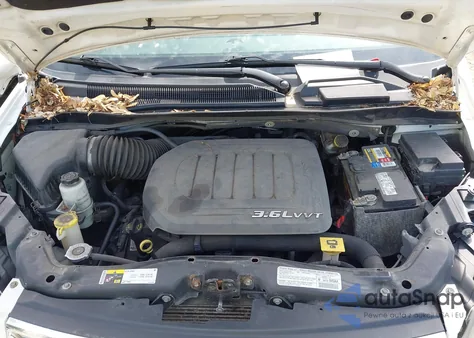 2013 Chrysler Town & Country Touring из США, поврежденный, VIN 2C4RC1BG5DR577049